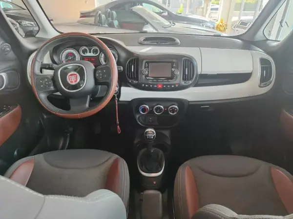 Fiat 500L 2013 - 7990 EUR, 194500 km - AUTO.MOTO.pt - 194500km - foto 20 de 33