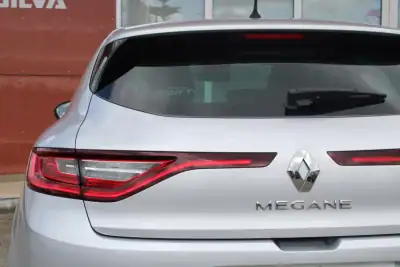 Renault Mégane 2020 - 13990 EUR, 180000 km - AUTO.MOTO.pt - 180000km - foto 13 de 29