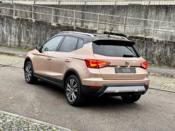 SEAT Arona 2018 - 18500 EUR, 136000 km - AUTO.MOTO.pt - 136000km - foto 4 de 28