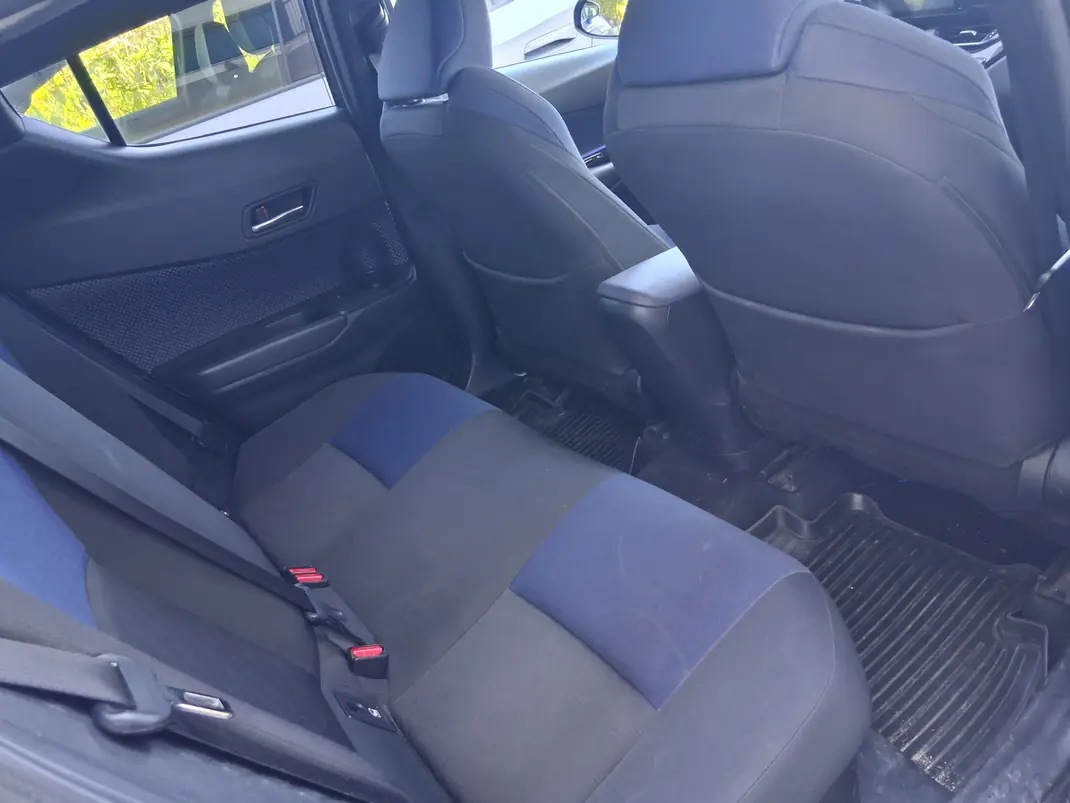 Toyota C-HR 2018 - 19250 EUR, 99600 km - 99600km - foto 4 de 13