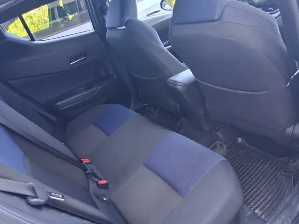 Toyota C-HR 2018 - 19250 EUR, 99600 km - 99600km - foto 4 de 13