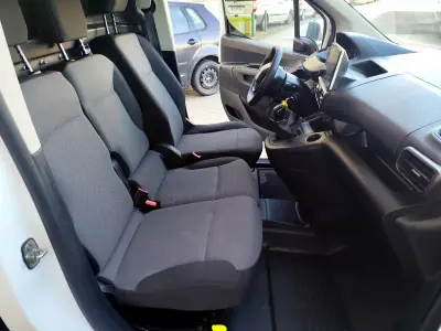 Peugeot Partner 1.6 HDI , 3 Lug. , Iva Dedutivel 2019 - 11980 EUR, 190000 km - AUTO.MOTO.pt - 190000km - foto 4 de 22
