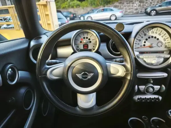 MINI Cooper 2008 - 8500 EUR, 180878 km - AUTO.MOTO.pt - 180878km - foto 24 de 27