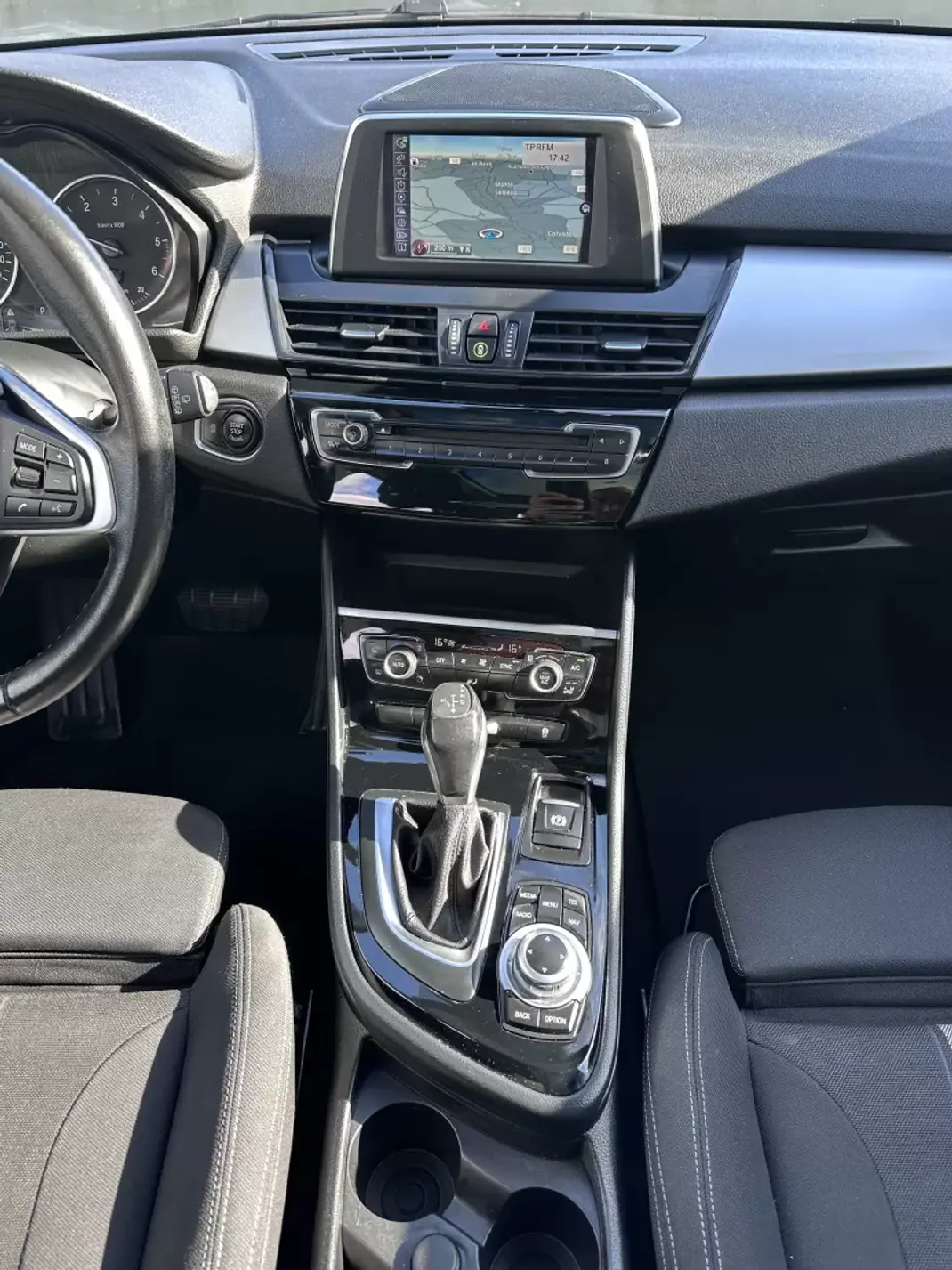BMW 216 Gran Tourer 2015 - 14900 EUR, 180000 km - AUTO.MOTO.pt - 180000km - foto 55 de 77
