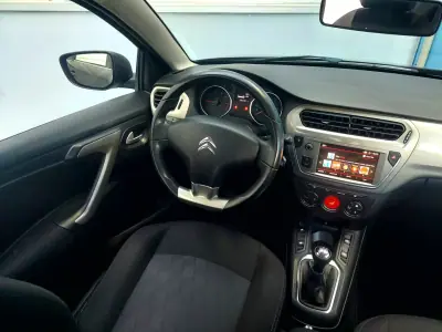 Citroën C-Elysée 2018 - 12500 EUR, 63213 km - AUTO.MOTO.pt - 63213km - foto 12 de 25