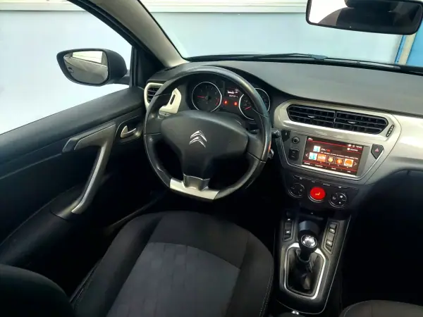 Citroën C-Elysée 2018 - 12500 EUR, 63213 km - AUTO.MOTO.pt - 63213km - foto 12 de 25