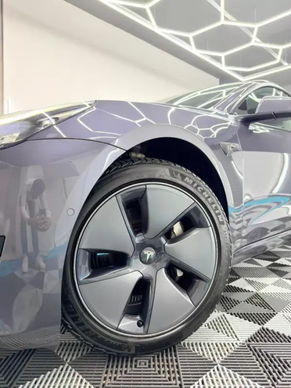 Tesla Model 3 2022 - 27999 EUR, 68900 km - AUTO.MOTO.pt - 68900km - foto 3 de 20