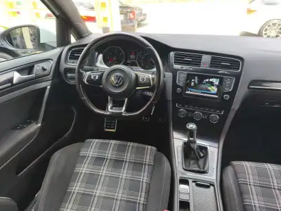 Volkswagen Golf 2014 - 17900 EUR, 195000 km - AUTO.MOTO.pt - 195000km - foto 27 de 32
