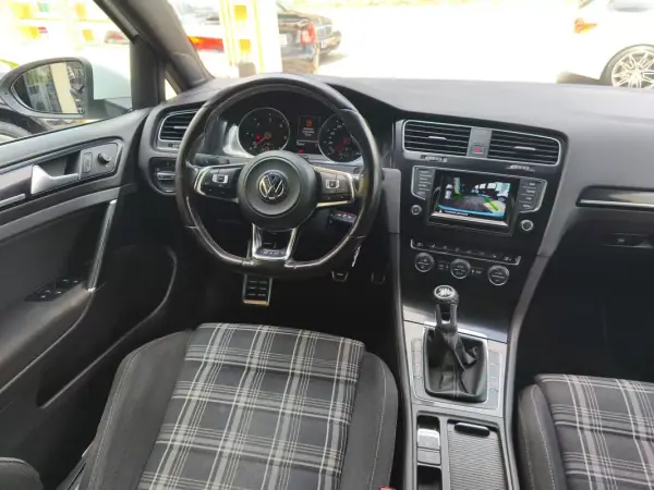 Volkswagen Golf 2014 - 17900 EUR, 195000 km - AUTO.MOTO.pt - 195000km - foto 27 de 32