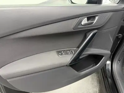 Peugeot 508 SW 2017 - 10990 EUR, 112000 km - AUTO.MOTO.pt - 112000km - foto 16 de 20