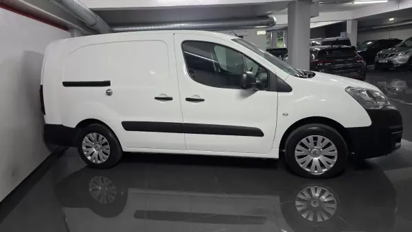 Citroën Berlingo 1.6 Bluehdi L2 100 cv longa C Iva 2018 - 14990 EUR, 84000 km - AUTO.MOTO.pt - 84000km - foto 12 de 15