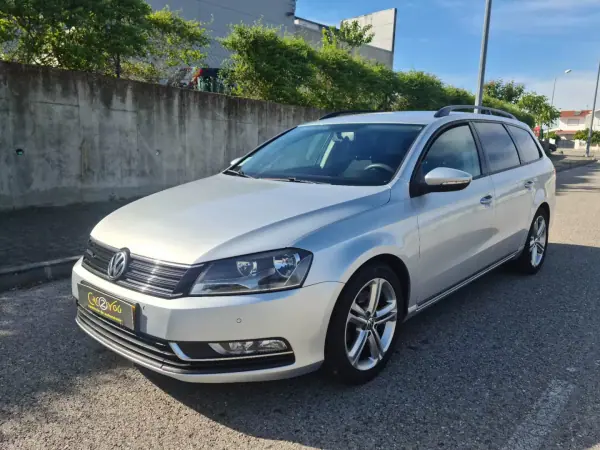 Volkswagen Passat Variant 2014 - 10750 EUR, 222000 km - AUTO.MOTO.pt - 222000km - foto 3 de 26