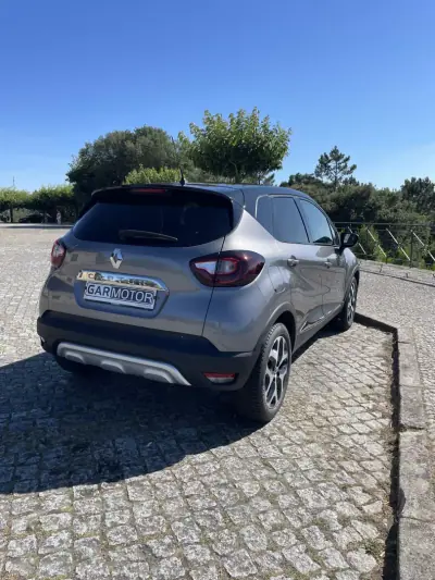 Renault Captur 2019 - 13900 EUR, 73850 km - AUTO.MOTO.pt - 73850km - foto 3 de 18