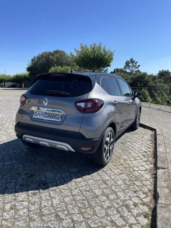 Renault Captur 2019 - 13900 EUR, 73850 km - AUTO.MOTO.pt - 73850km - foto 3 de 18