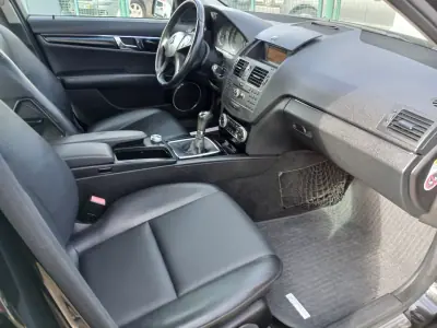 Mercedes-Benz C 200 2010 - 10250 EUR, 208074 km - AUTO.MOTO.pt - 208074km - foto 19 de 23