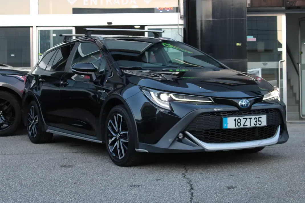 Toyota Corolla Touring Sports 2021 - 24900 EUR, 126096 km - AUTO.MOTO.pt - 126096km - foto 1 de 23