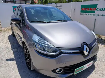 Renault Clio 2014 - 8950 EUR, 137482 km - AUTO.MOTO.pt - 137482km - foto 6 de 26