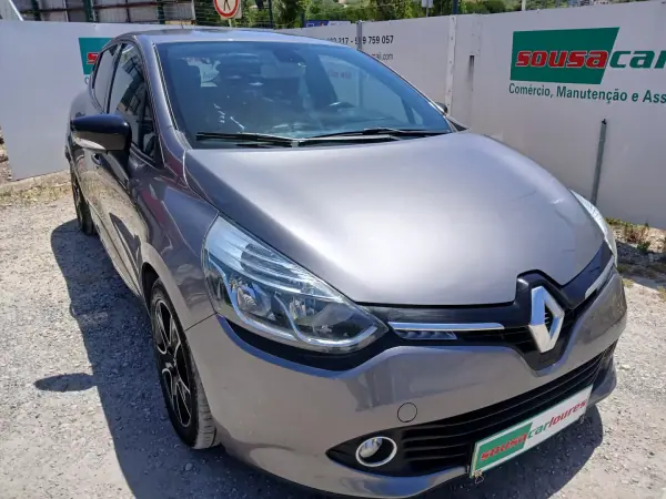 Renault Clio 2014 - 8950 EUR, 137482 km - AUTO.MOTO.pt - 137482km - foto 6 de 26