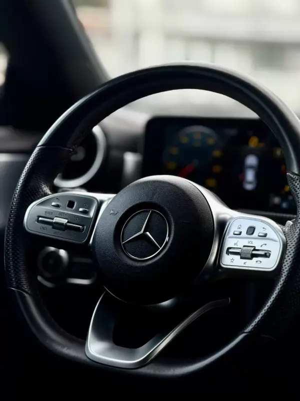 Mercedes-Benz CLA 180 2019 - 29950 EUR, 73000 km - AUTO.MOTO.pt - 73000km - foto 32 de 33