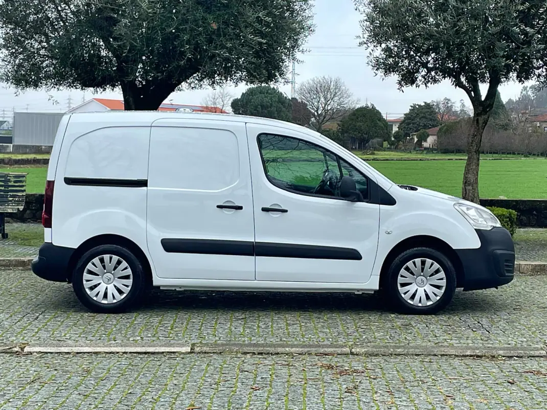 Citroën Berlingo 1.6 HDI IVA Dedutível 2019 - 10900 EUR, 142000 km - AUTO.MOTO.pt - 142000km - foto 5 de 36
