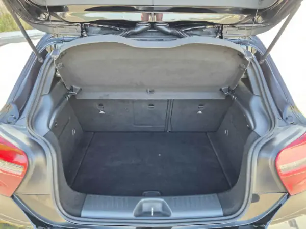 Mercedes-Benz A 220 2014 - 19490 EUR, 211000 km - AUTO.MOTO.pt - 211000km - foto 10 de 24