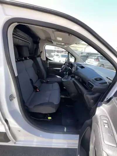 Toyota PROACE CITY 1.5D 100cv EXCLUIVE 2020 - 16450 EUR, 62000 km - AUTO.MOTO.pt - 62000km - foto 21 de 35