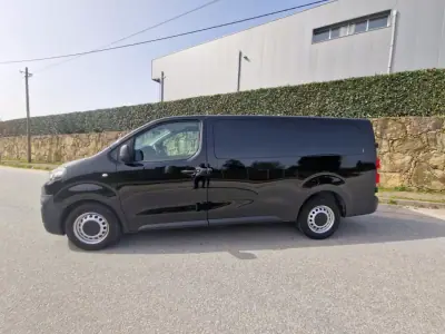 Citroën Jumpy 2017 - 13750 EUR, 245000 km - AUTO.MOTO.pt - 245000km - foto 7 de 10