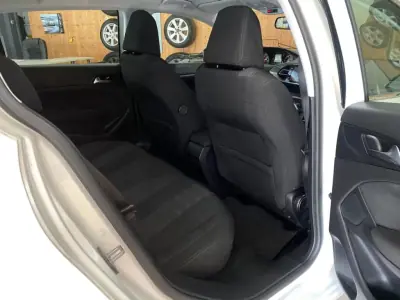 Peugeot 308 2016 - 14200 EUR, 132000 km - AUTO.MOTO.pt - 132000km - foto 22 de 23