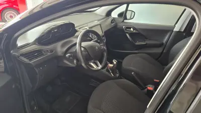 Peugeot 208 2018 - 8900 EUR, 53694 km - foto 6 de 55