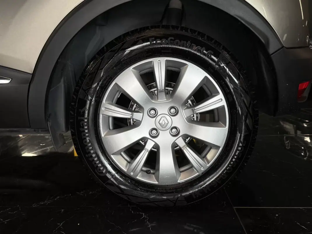 Renault Captur 2016 - 10990 EUR, 67180 km - AUTO.MOTO.pt - 67180km - foto 10 de 30