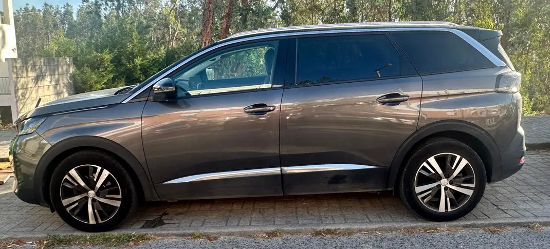Peugeot 5008 2021 - 23500 EUR, 118300 km - 118300km - foto 2 de 7