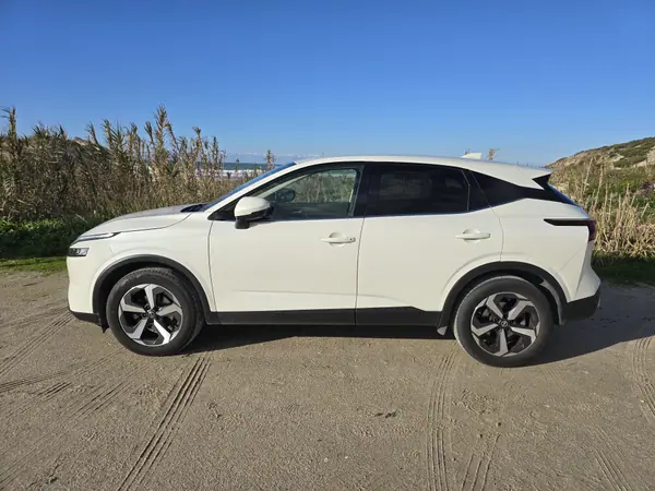 Nissan Qashqai 2022 - 23450 EUR, 75000 km - AUTO.MOTO.pt - 75000km - foto 5 de 5