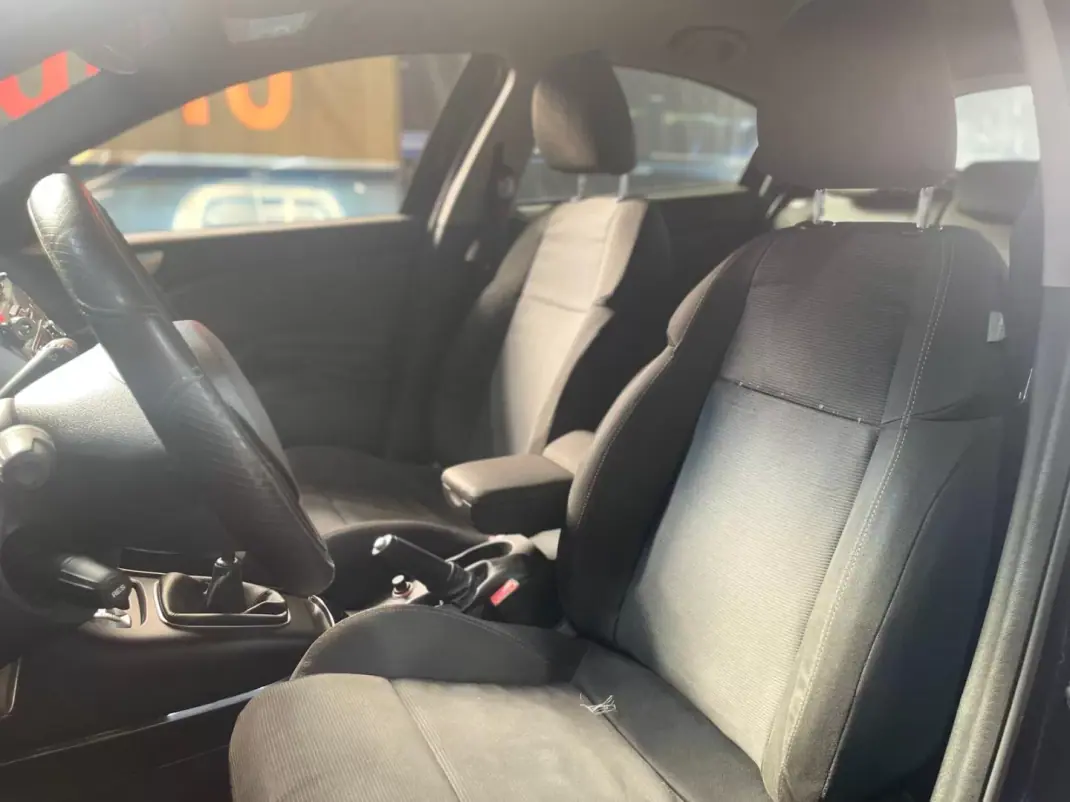 Alfa Romeo Giulietta 2011 - 8750 EUR, 197000 km - AUTO.MOTO.pt - 197000km - foto 24 de 35