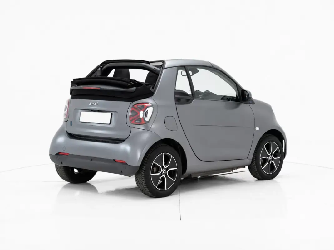 Smart Fortwo Cabrio 2021 - 15000 EUR, 38000 km - AUTO.MOTO.pt - 38000km - foto 1 de 17
