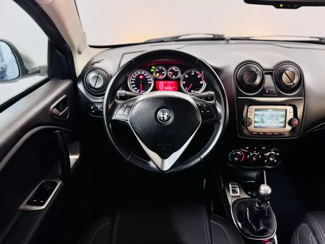 Alfa Romeo MiTo 2016 - 9250 EUR, 104000 km - AUTO.MOTO.pt - 104000km - foto 26 de 55