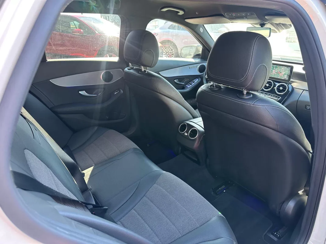 Mercedes-Benz C 220 2020 - 25900 EUR, 180000 km - 180000km - foto 14 de 15