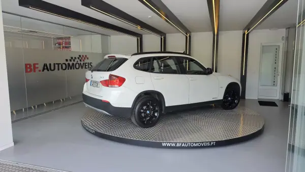 BMW X1 2009 - 13900 EUR, 234438 km - AUTO.MOTO.pt - 234438km - foto 4 de 59