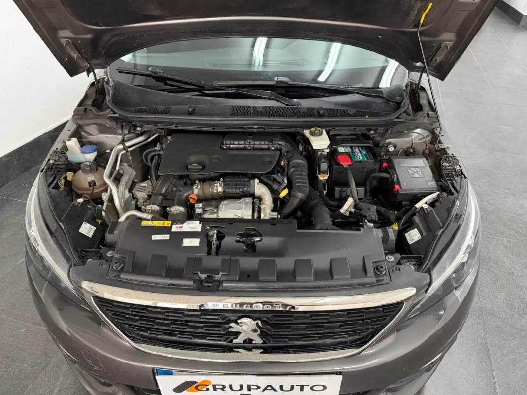 Peugeot 308 2017 - 11990 EUR, 112000 km - 112000km - foto 19 de 19