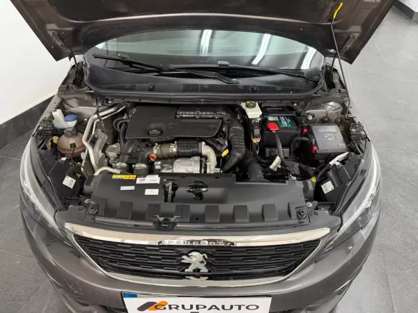Peugeot 308 2017 - 11990 EUR, 112000 km - 112000km - foto 19 de 19
