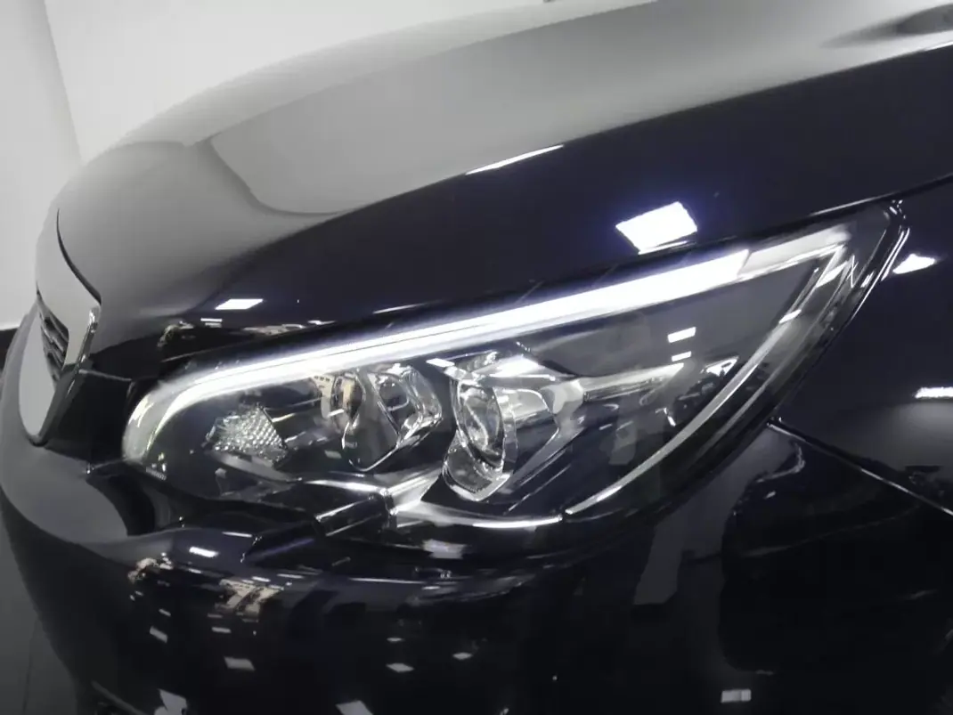 Peugeot 308 2019 - 14900 EUR, 50000 km - AUTO.MOTO.pt - 50000km - foto 33 de 51