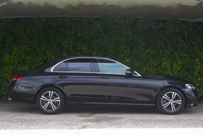 Mercedes-Benz E 200 2020 - 39900 EUR, 49700 km - AUTO.MOTO.pt - 49700km - foto 4 de 17