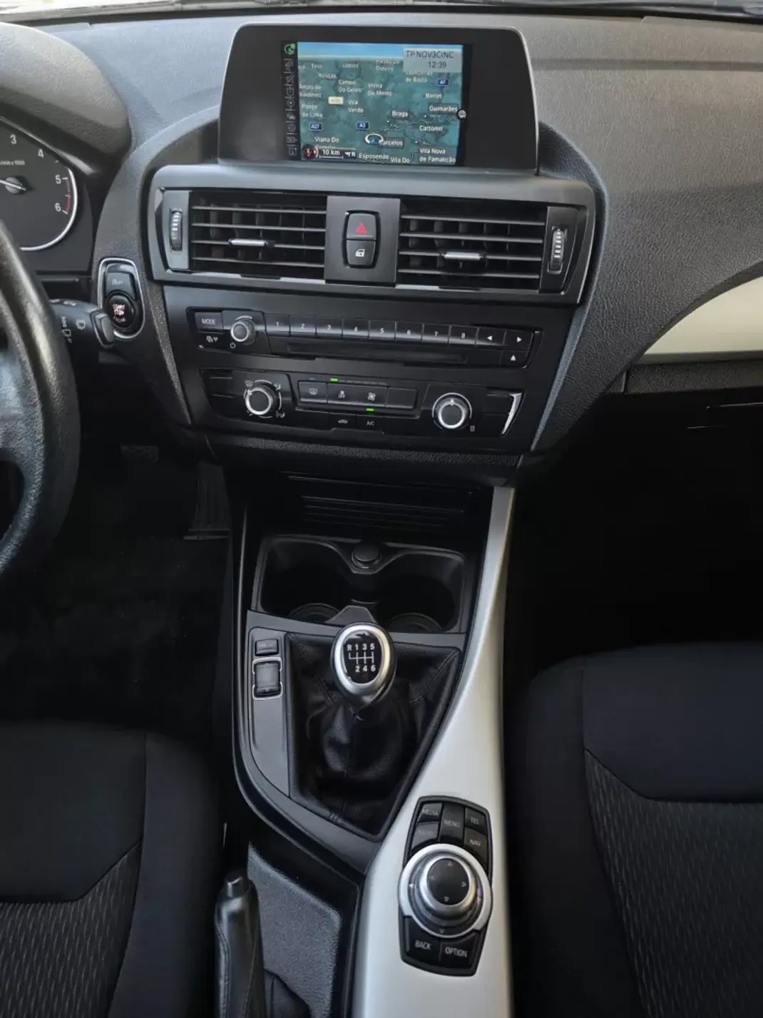 BMW 116 2014 - 10990 EUR, 204000 km - AUTO.MOTO.pt - 204000km - foto 18 de 29