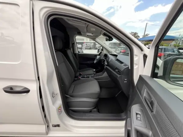 VW Caddy 2.0TDI Cargo Business 2025 - 24950 EUR, 10 km - AUTO.MOTO.pt - 10km - foto 27 de 42