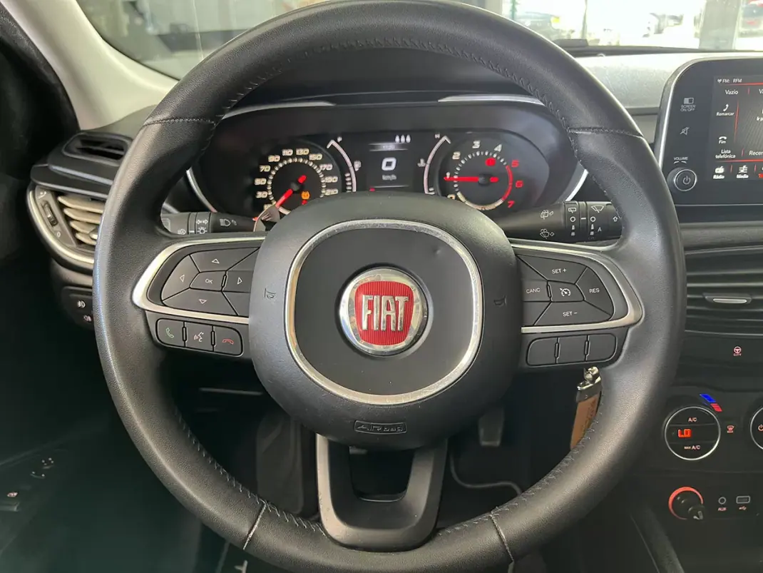 Fiat Tipo Station Wagon 2017 - 10900 EUR, 89825 km - AUTO.MOTO.pt - 89825km - foto 8 de 23