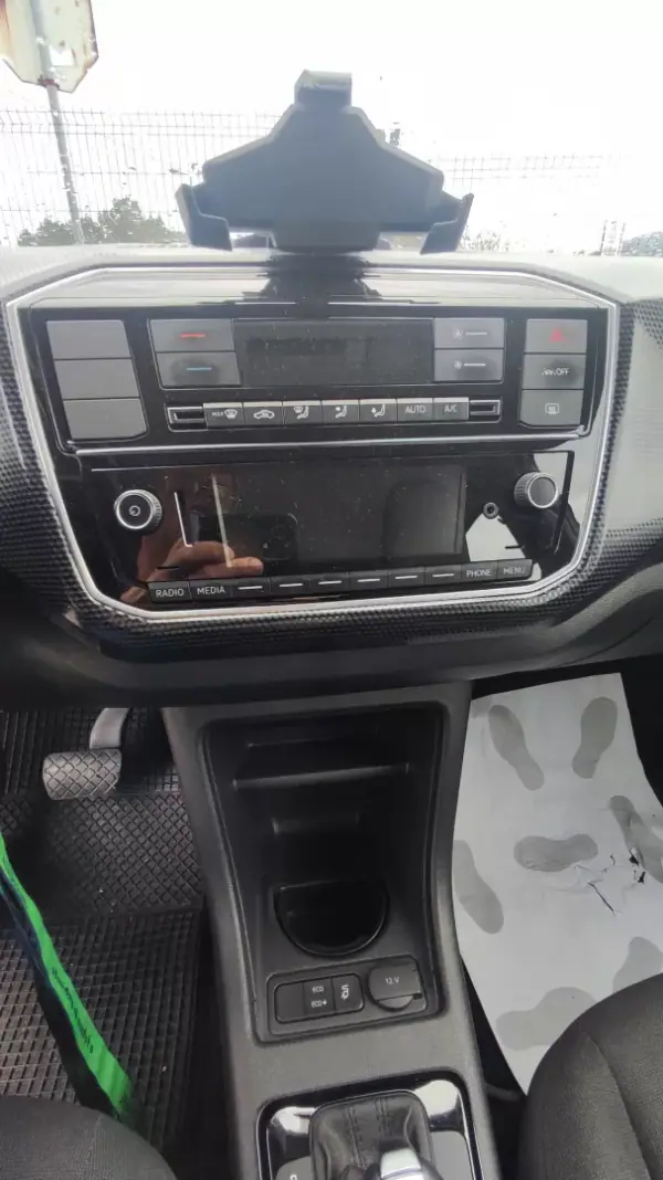 Volkswagen e-Up! 2020 - 11998 EUR, 0 km - AUTO.MOTO.pt - foto 12 de 23