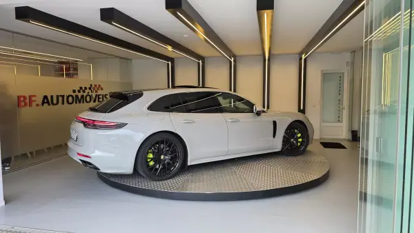 Porsche Panamera Sport Turismo 2024 - 119900 EUR, 45564 km - AUTO.MOTO.pt - 45564km - foto 7 de 63