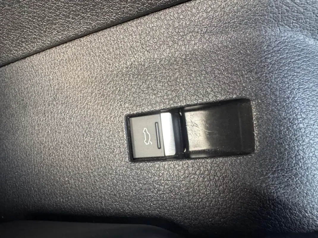 Audi e-tron Sportback 2020 - 28900 EUR, 102000 km - AUTO.MOTO.pt - 102000km - foto 23 de 54