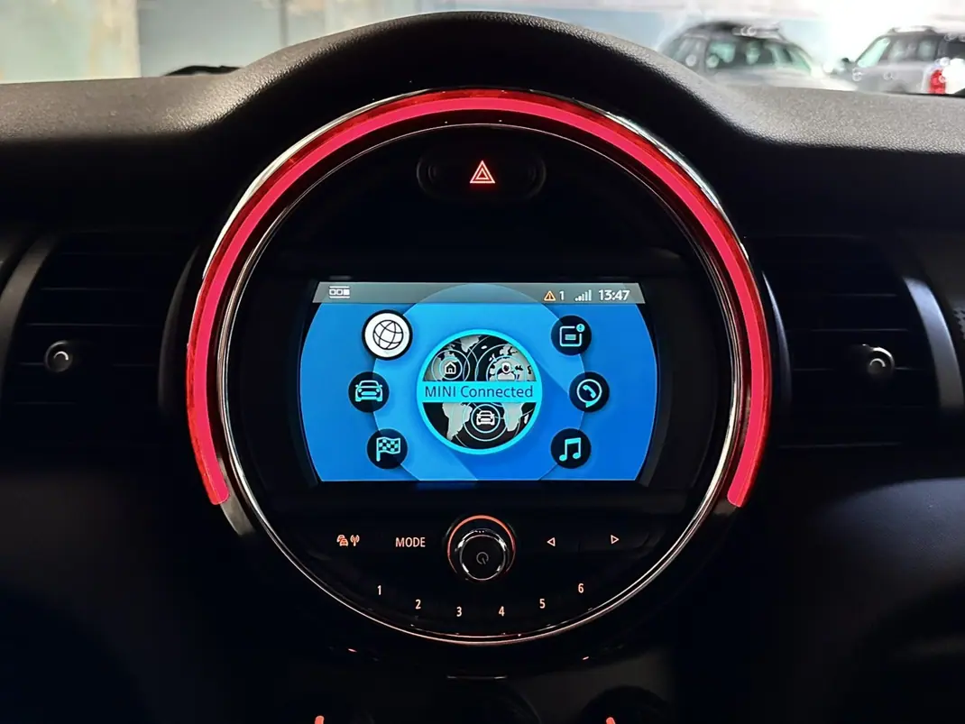 MINI Cooper 2018 - 18500 EUR, 48000 km - AUTO.MOTO.pt - 48000km - foto 21 de 28