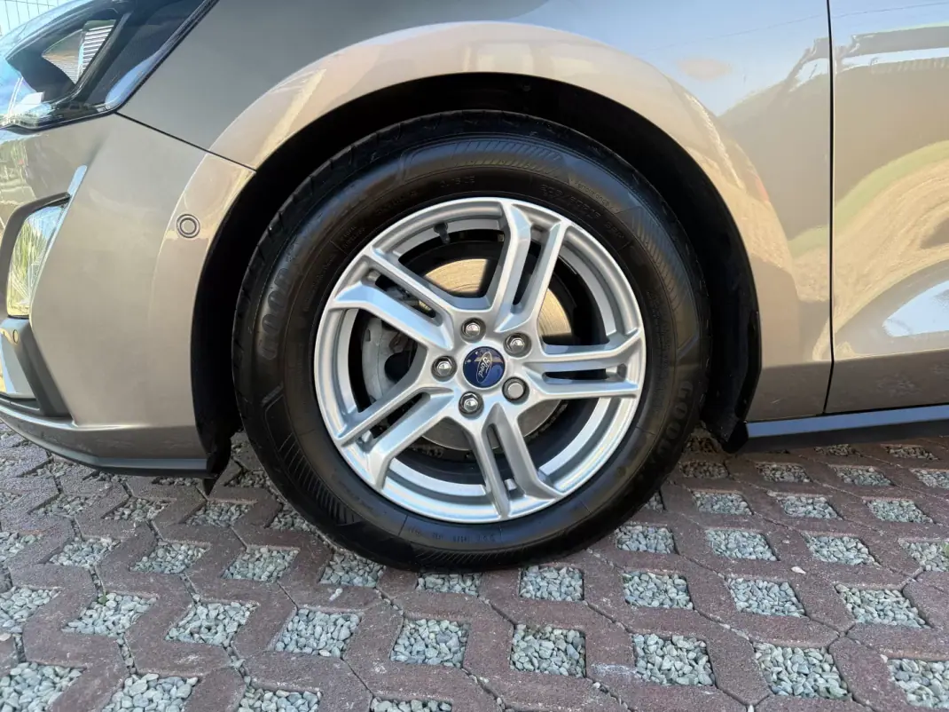 Ford Focus 2019 - 16900 EUR, 25404 km - AUTO.MOTO.pt - 25404km - foto 16 de 16