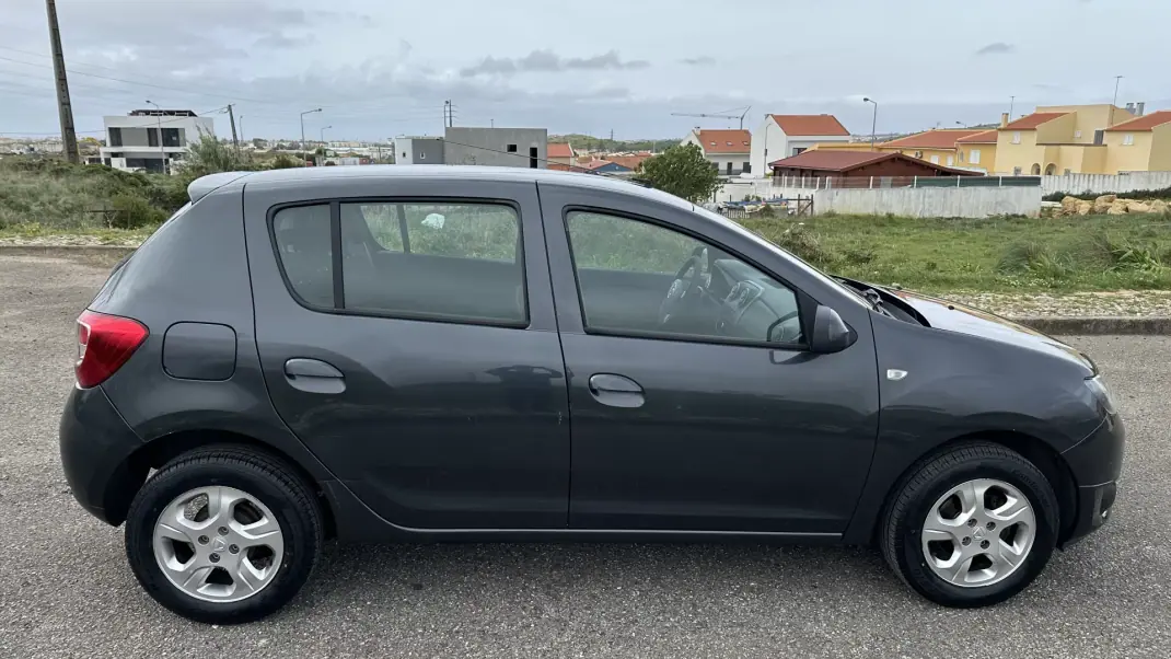 Dacia Sandero 2016 - 5950 EUR, 150000 km - AUTO.MOTO.pt - 150000km - foto 5 de 15
